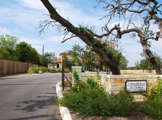 2B Spencer Rd, Boerne, TX 78006