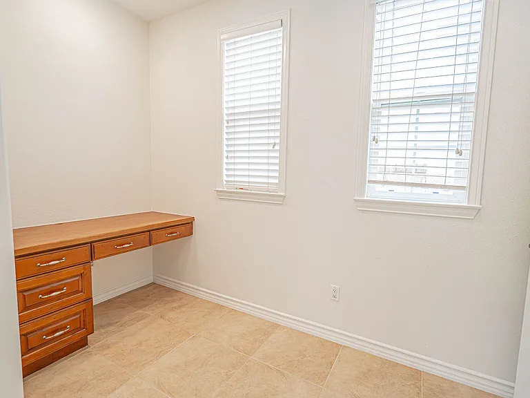 26149 W Shadow Rock Ln — Photo 14