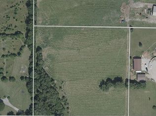 1607 S Borgman Rd, Oak Grove, MO 64075