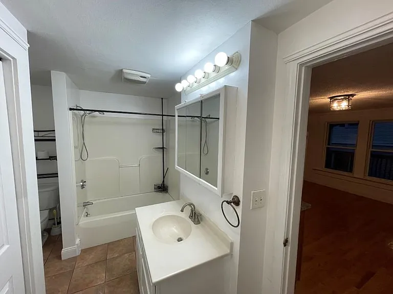 252 Methuen St #B — Photo 12