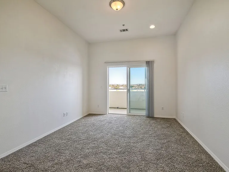 Harborview Apartments — Photo 35