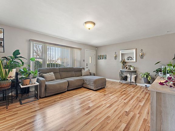 3rd image of 7039 California Ave