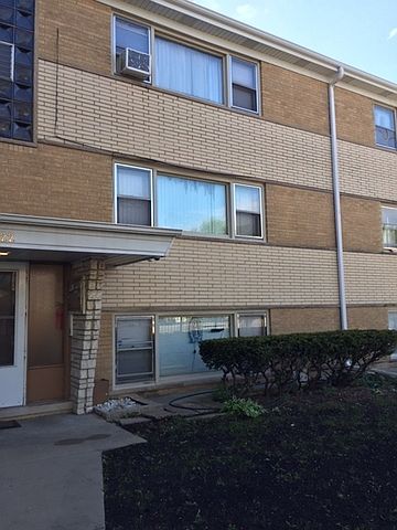 2nd image of 6022 W Fullerton Ave APT 6