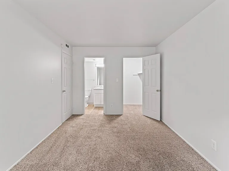Apple Creek 2BR 2Ba