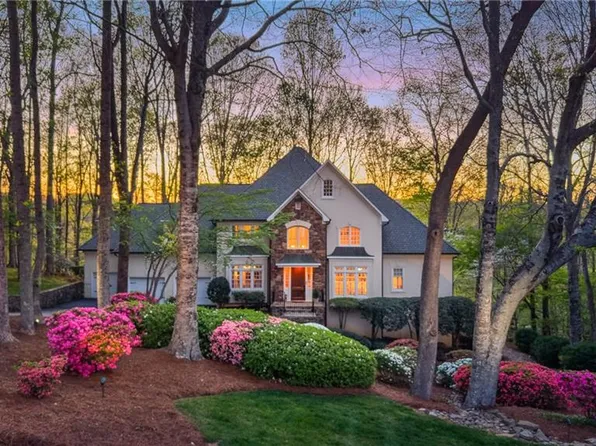 4465 Bent Tree Farm Rd, Winston Salem, NC 27106