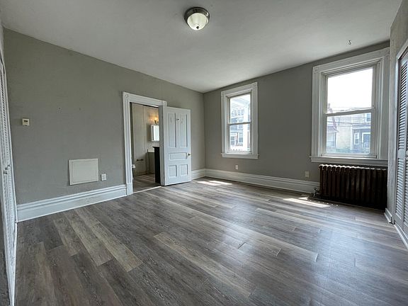 4th image of 1963 Pittview Ave #1