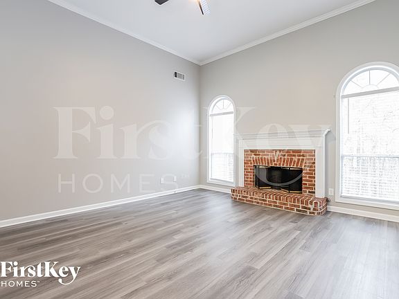 3rd image of 5320 Parkside Trl