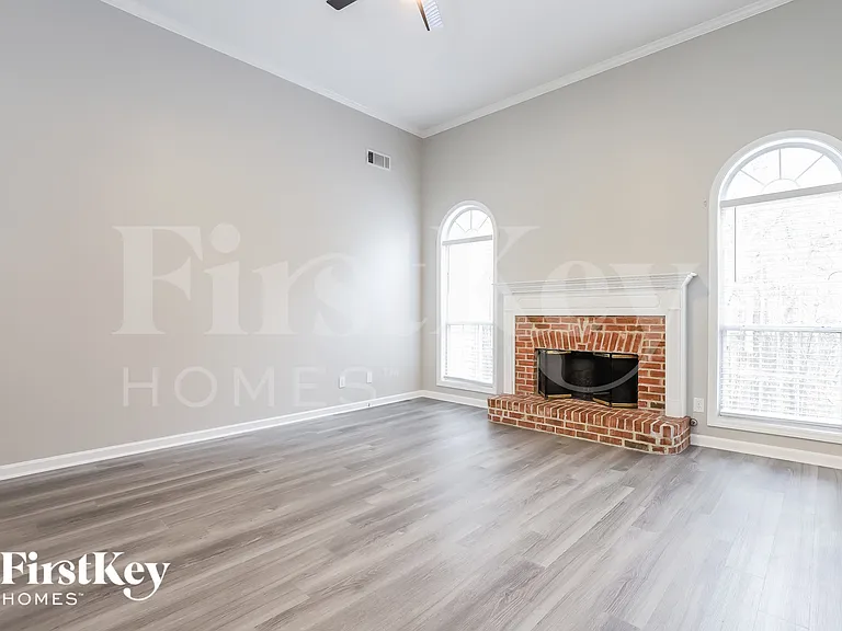 5320 Parkside Trl — Photo 3