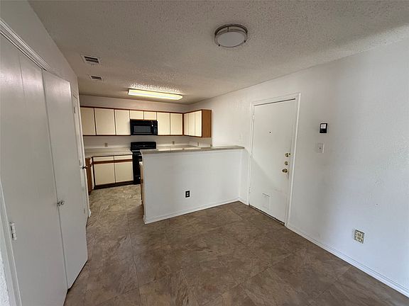 4th image of 520 Lookout Mountain Trl