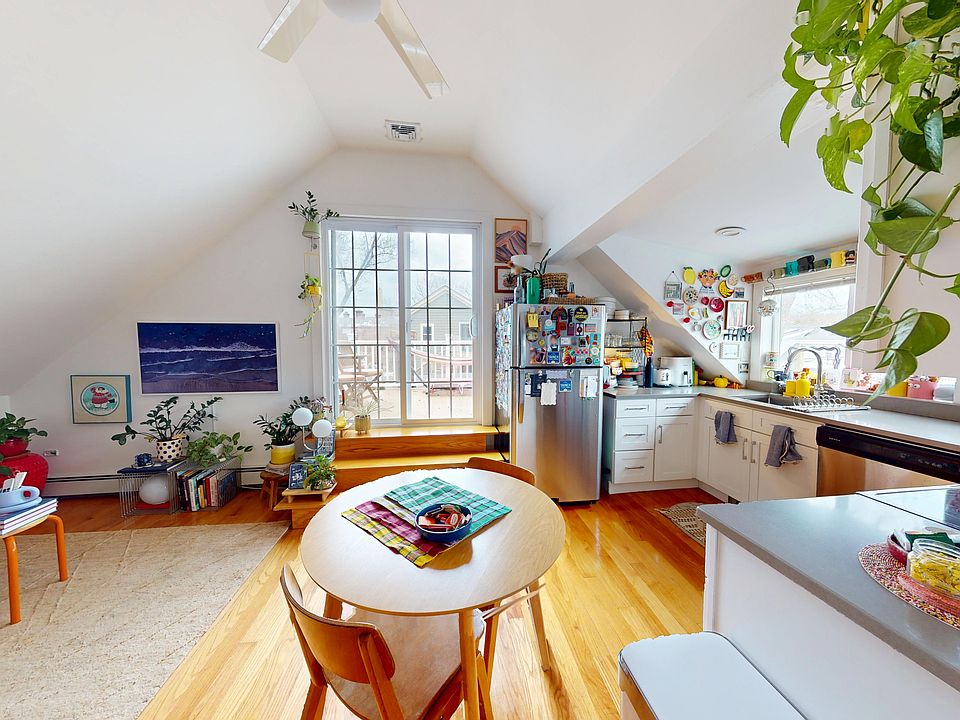 1st image of 167 Boylston St #3