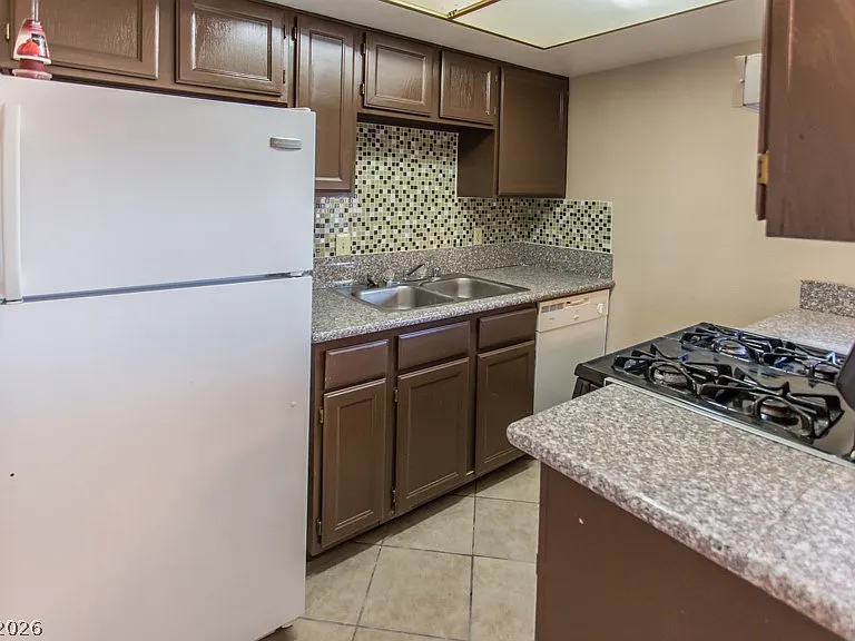 588 Sellers Pl #588 — Photo 8