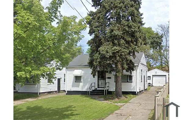 10013 Sandusky Ave photo 1