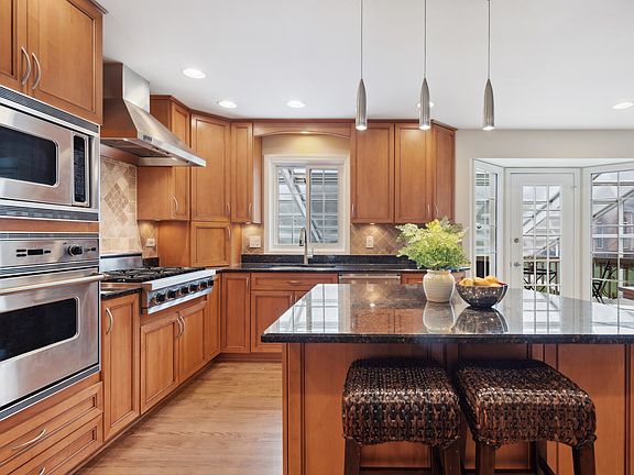 4th image of 348 Brentwood Pl