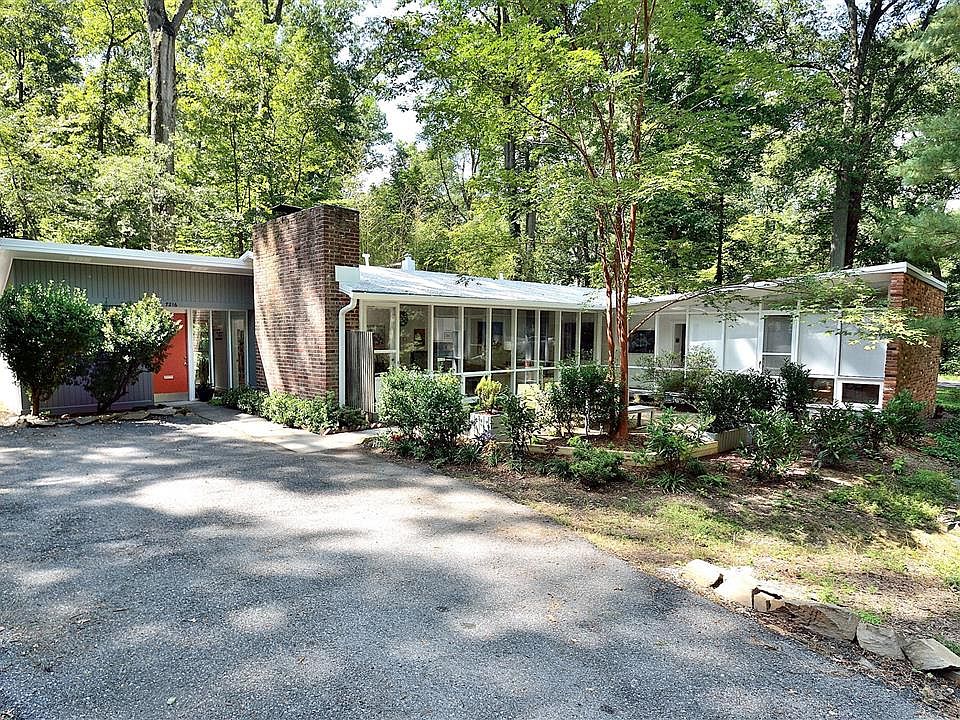 2nd image of 7216 Stafford Rd