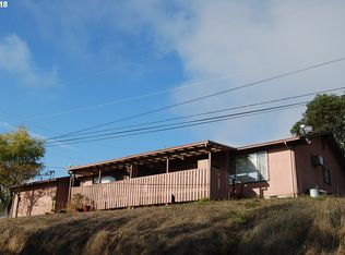 1068 NE Barager Ave, Roseburg, OR 97470