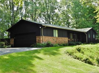 1245 Tracilee Dr, Howell, MI 48843