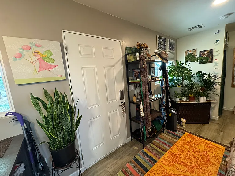 1909 E Coronado Rd #2 — Photo 29