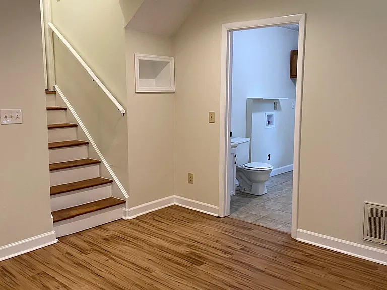 216 Trillingham Ln — Photo 12
