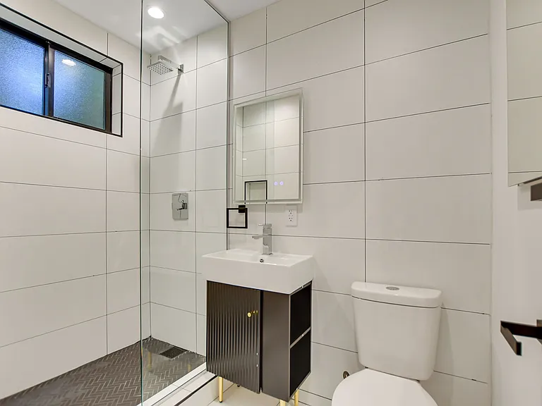 946 S Ridgeley Dr #105 — Photo 6
