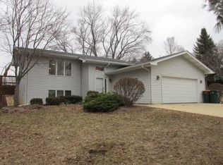 38910 91st St, Burlington, WI 53105