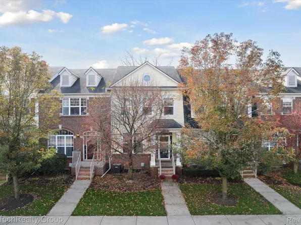 13108 Egret Ln, Walled Lake, MI 48390