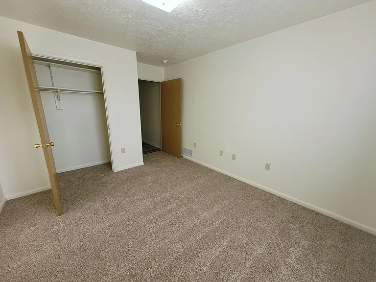 100 Sterling Hills Dr — Photo 35