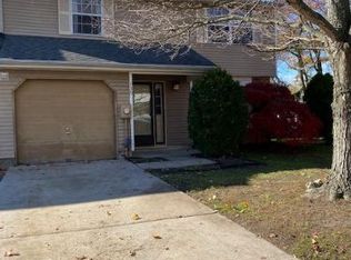 130 Stratton Ln, Mount Laurel, NJ 08054