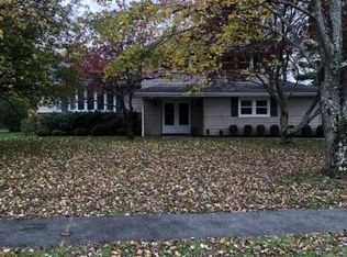 8 Lombard Dr, West Caldwell, NJ 07006