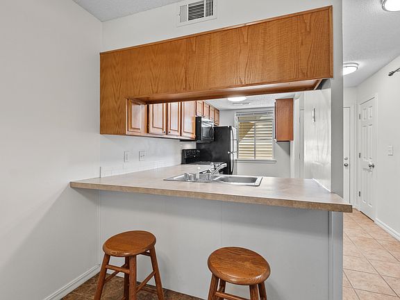 4th image of 1519 N Leverett Ave APT 22