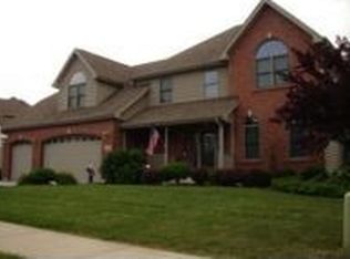 245 Willowwood Dr, Oswego, IL 60543