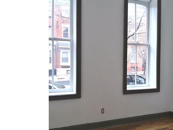 3rd image of 2814 Poplar St #1