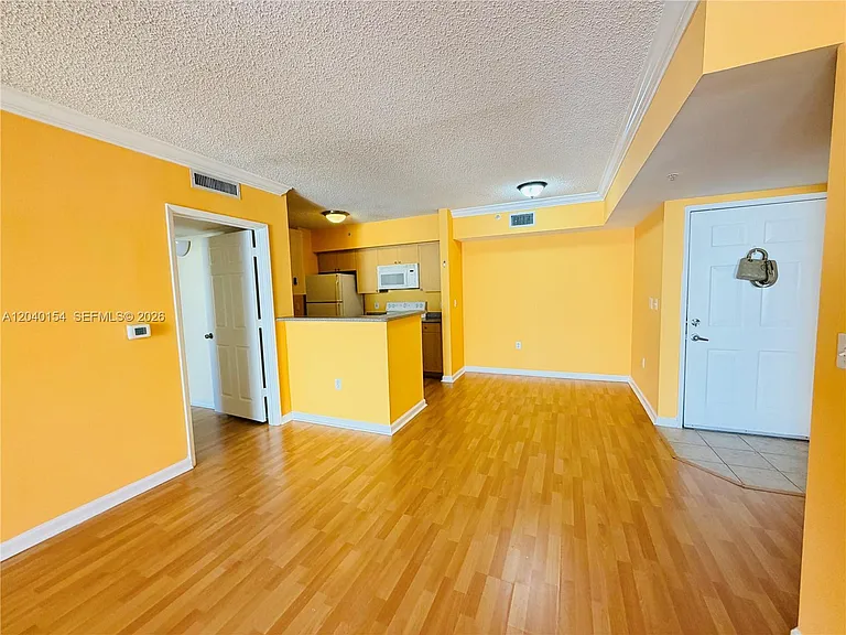 1919 Van Buren St #620A — Photo 12