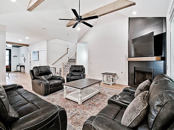 4th image of 340 Mill Park Ln