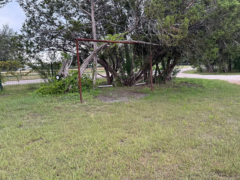 2037 County Road 112 — Photo 5