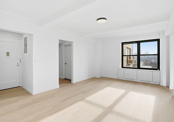 3rd image of 56 7th Ave APT 11B