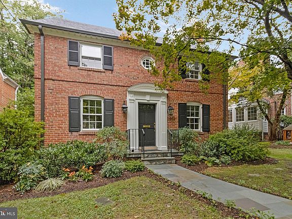 3rd image of 2921 Legation St NW