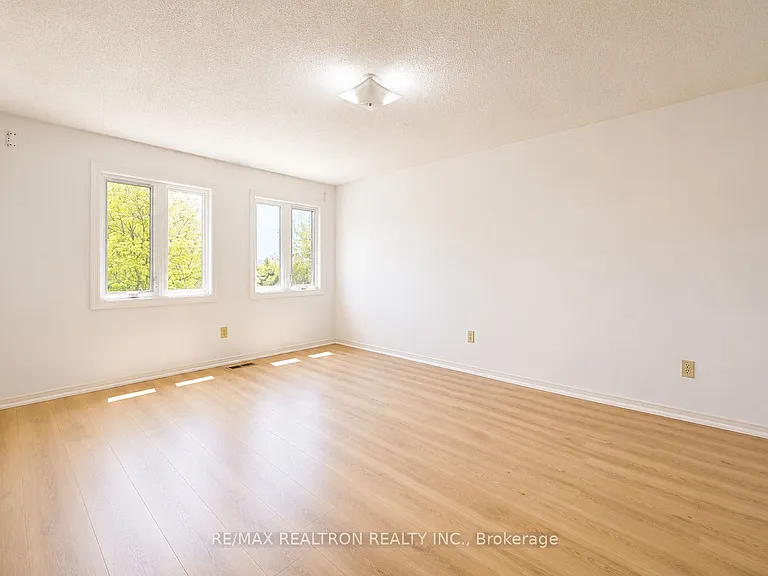 10 Pinewood Dr — Photo 35