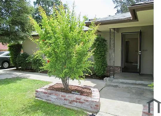 4468 E Clinton Ave — Photo 1