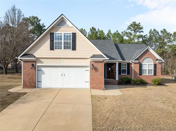 159 Whistling Pines Dr, Raeford, NC 28376