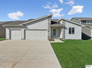 8954 S 21st St, Gretna, NE 68147