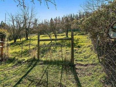 Almond St, Ashland, OR, 97520