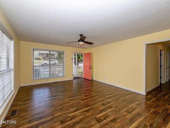 4th image of 409 E Churchwell Ave