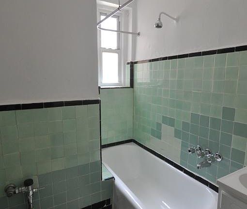 3rd image of 4129 46th St APT 4C