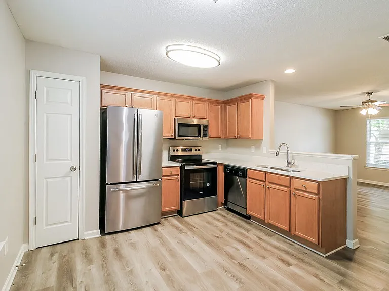 229 Lossie Ln — Photo 9