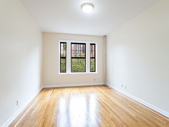 5th image of 201 W 11th St APT 3a