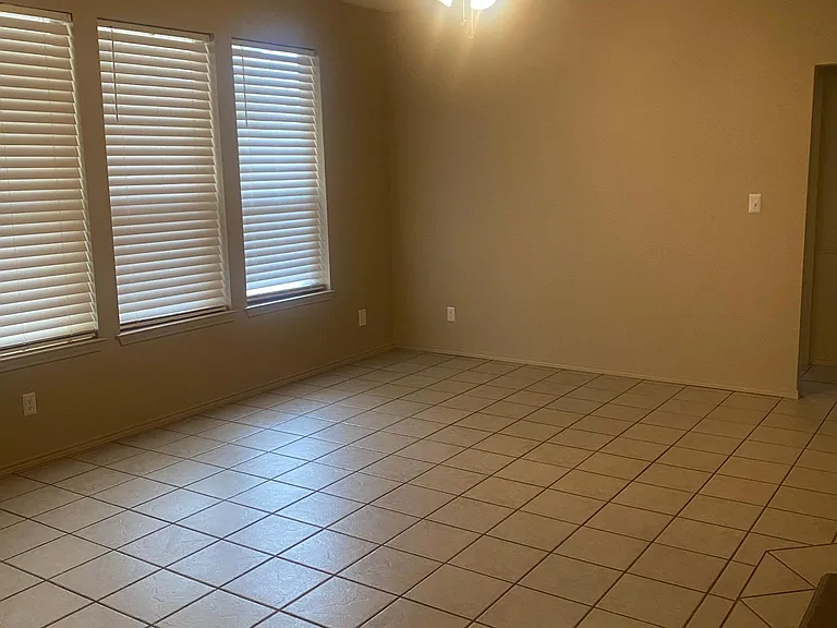 3948 Parkhaven Dr — Photo 9