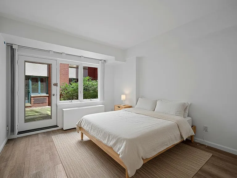 125 E 12th St #1C — Photo 6