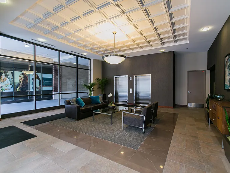 850 Village Center Dr #U420 — Photo 2
