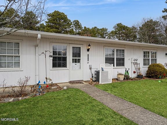 5th image of 1247B Hamilton Court #B