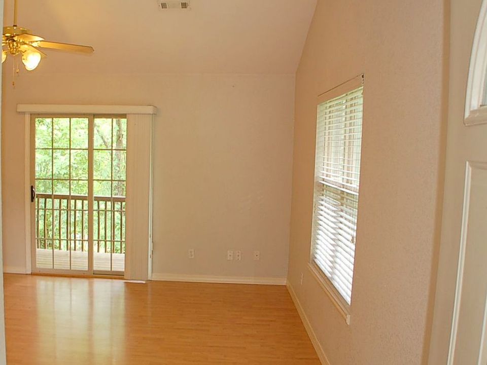 111 Rock St Living Room front view_08142014